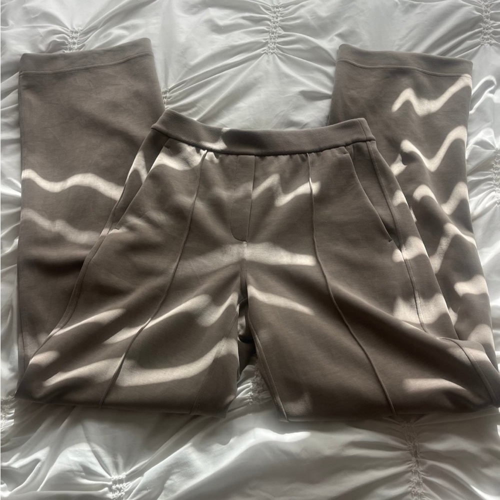 Lululemon Pintuck Softstream Wide Leg Pants in Taupe - Picture 3 of 5